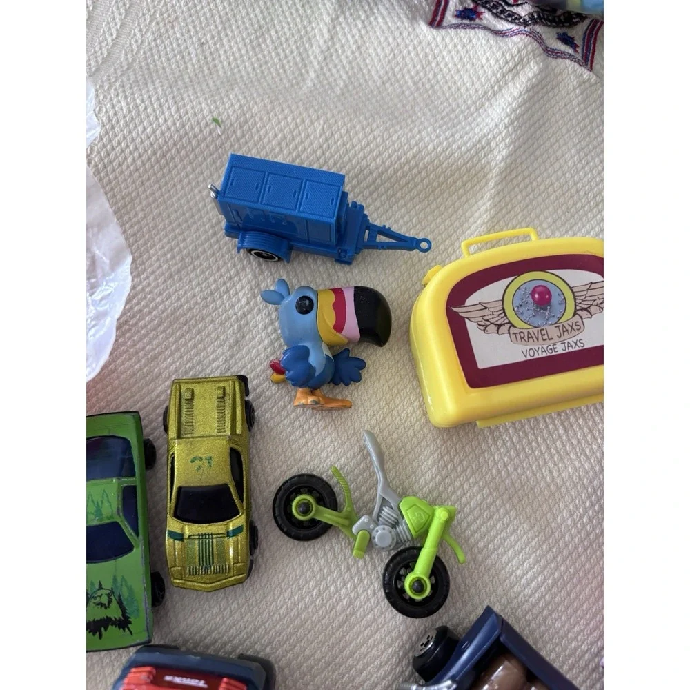 vintage toy collectors here‎ is a lot that has a little bit of everything 3475